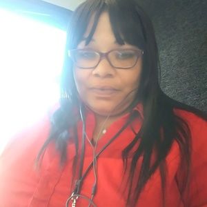 Meet your Posher, Monique